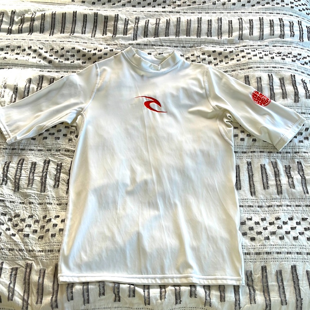 White short sleeve, size L Rip Curl